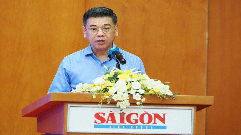 Phó Chủ tịch Ủy ban nhân dân Thành phố Hồ Chí Minh Nguyễn Văn Dũng phát biểu ý kiến tại hội thảo. (Ảnh: CTV) nv-dung.jpg