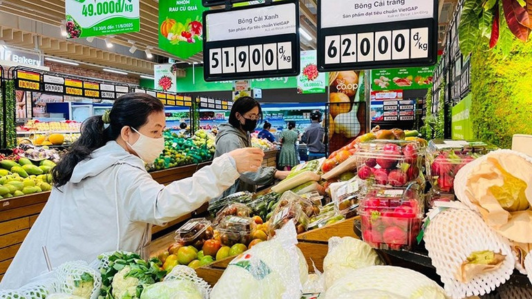 Mua sắm ở các hệ thống bán lẻ hiện đại là một cách hữu hiệu để tránh mua phải hàng giả, hàng kém chất lượng. mua-sam-sieu-thi-2.jpg