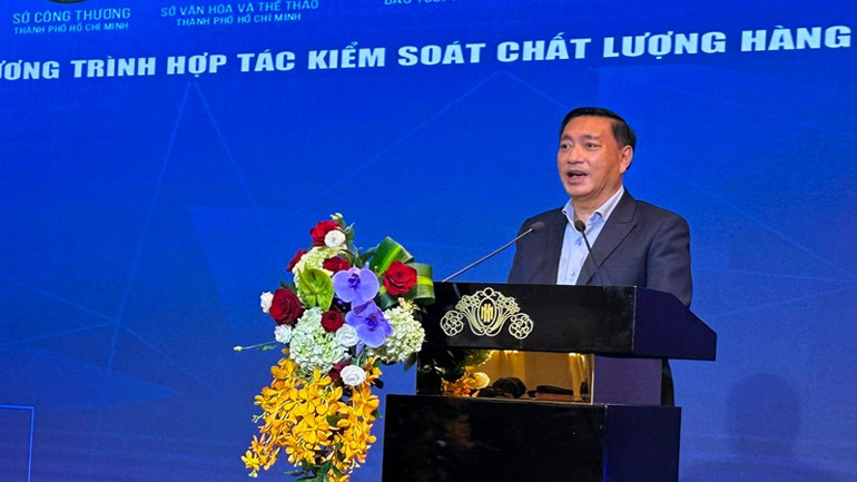 Đồng chí Phạm Thành Kiên, Ủy viên Ban Thường vụ Thành ủy, Phó Chủ tịch Thường trực Hội đồng nhân dân Thành phố phát động Chương trình “Tick xanh trách nhiệm” trong thương mại điện tử. kien-2.jpg