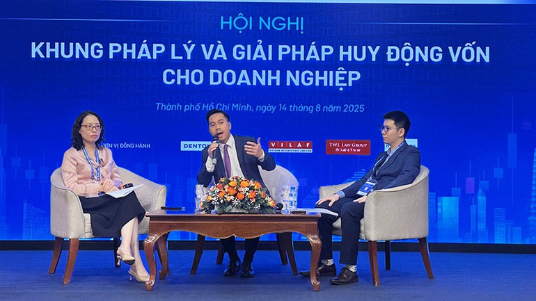 Các chuyên gia tham gia một phiên thảo luận tại hội nghị thao-luan-2.jpg