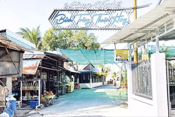 Nhiều hộ gia đình ở Thuận Hưng vẫn duy trì nghề qua nhiều thế hệ.