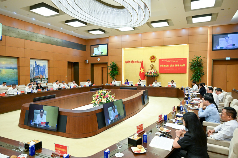 Quang cảnh Hội nghị lần thứ năm Ban Chấp hành Đảng bộ Quốc hội, nhiệm kỳ 2020-2025. (Ảnh Duy Linh) bnd-2130.jpg