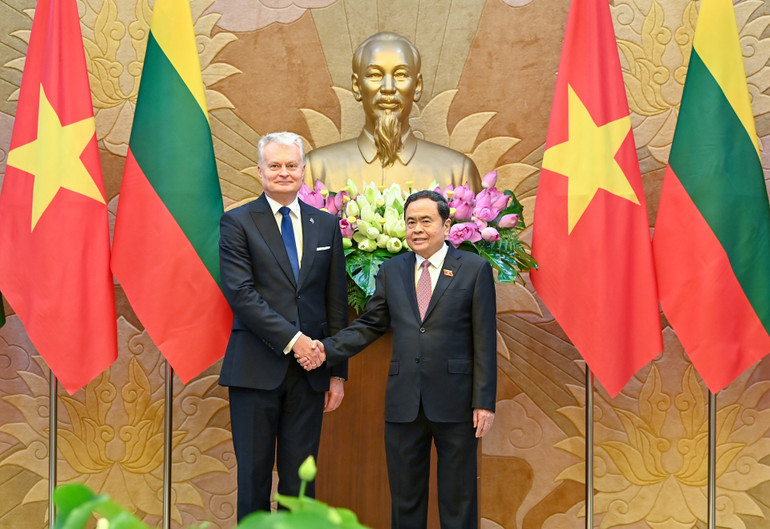 Chủ tịch Quốc hội Trần Thanh Mẫn và Tổng thống Cộng hòa Litva Gitanas Nauseda. (Ảnh: DUY LINH) bnd-6206.jpg