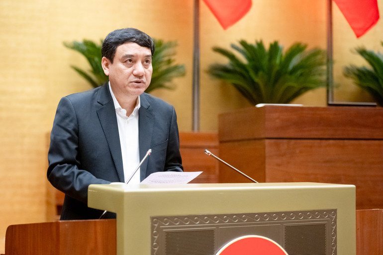 Ο σύντροφος Nguyen Dac Vinh μιλά στο συνέδριο. (Φωτογραφία: DUY LINH) 4-1912.jpg