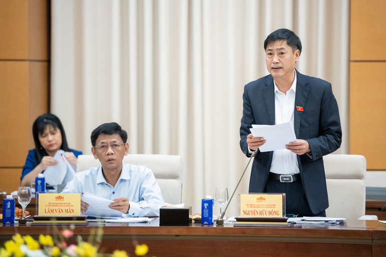 Chủ nhiệm Ủy ban Công tác đại biểu phát biểu tại phiên họp. (Ảnh: DUY LINH) 5-8661.jpg