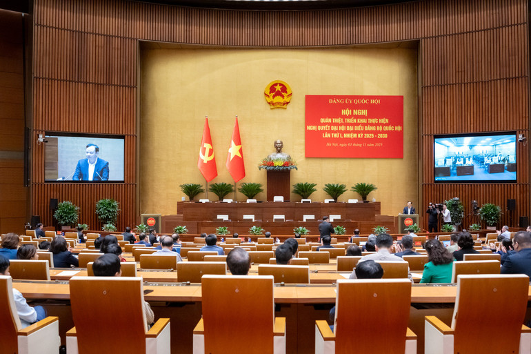 Σκηνή συνεδρίου. (Φωτογραφία: DUY LINH) 5-1861.jpg