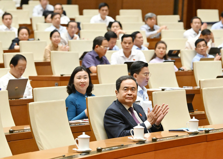 Quang cảnh hội nghị tại Phòng họp Diên Hồng. (Ảnh: THỦY NGUYÊN) anh-ct.jpg