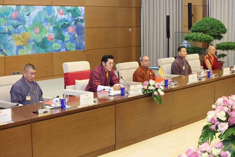 Quốc vương Bhutan Jigme Khesar Namgyel Wangchuck phát biểu tại hội kiến. (Ảnh: Duy Linh) 3-180419.jpg