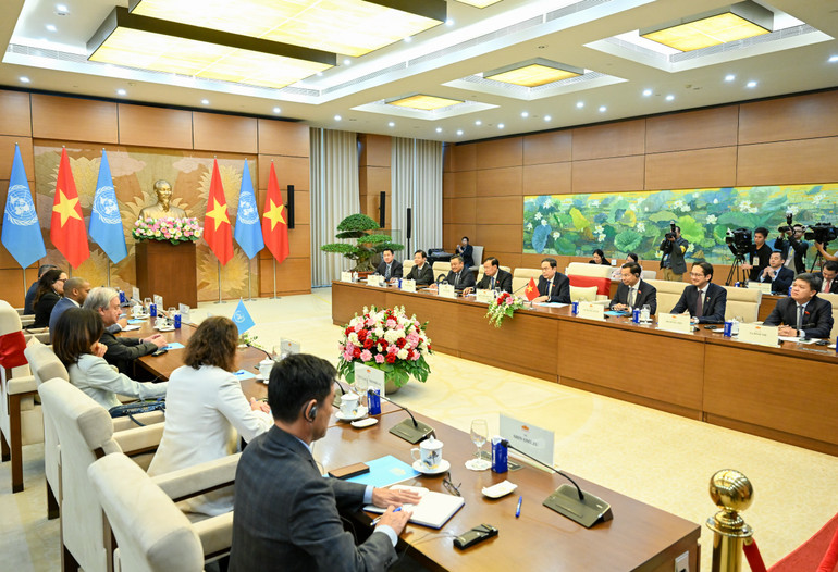 Quang cảnh cuộc tiếp tại Nhà Quốc hội. (Ảnh: DUY LINH) bnd-2444.jpg