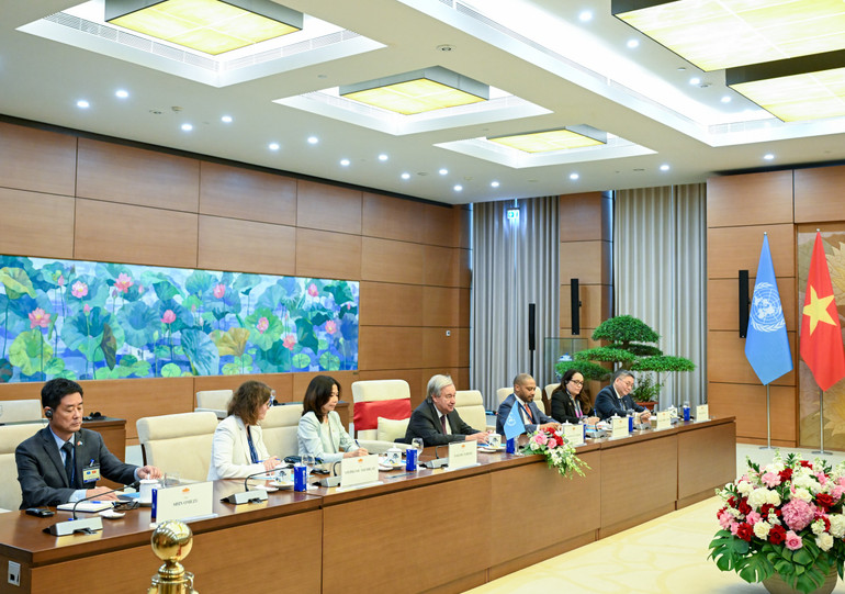 Tổng Thư ký Liên hợp quốc Antonio Guterres và các đại biểu tại cuộc tiếp. (Ảnh: DUY LINH) bnd-2448.jpg