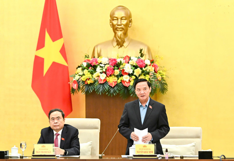 Phó Chủ tịch Quốc hội Nguyễn Khắc Định phát biểu kết luận phiên họp. (Ảnh: DUY LINH) pho-chu-tich-quoc-hoi-nguyen-khac-dinh-phat-bieu-ket-luan-phien-hop-anh-duy-linh.jpg