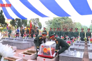 [Video] Truy điệu và an táng hài cốt 16 liệt sĩ quân tình nguyện 