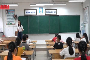 [Video] Hà Nội công nhận 860 thí sinh trúng tuyển viên chức giáo dục 