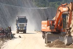 [Video] Tăng cường bình ổn giá vật liệu, đẩy nhanh dự án giao thông trọng điểm