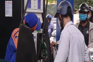 [Video] Bộ Công Thương yêu cầu bảo đảm nguồn cung xăng dầu 