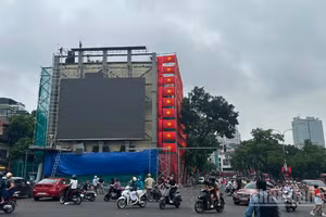 Thành phố Hà Nội sẽ sử dụng 285 màn hình LED để nhân dân thuận tiện theo dõi Lễ kỷ niệm, diễu binh, diễu hành. (Ảnh: LÊ ĐỨC)