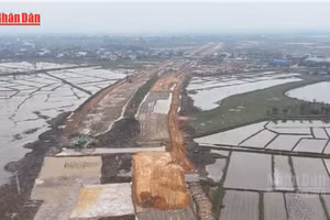 [Video] Đẩy nhanh giải ngân đầu tư công, thúc đẩy tăng trưởng kinh tế