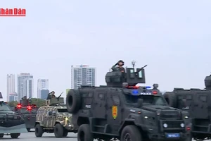 [Video] Hơn 1.000 cán bộ, chiến sĩ và dàn khí tài hiện đại, sẵn sàng xuất quân bảo vệ Đại hội XIV của Đảng