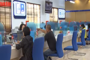 [Video] Chuyển khoản trên 500 triệu đồng có thể mất tới 1 ngày 