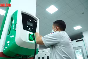 [Video] Tăng tốc hạ tầng sạc xe điện