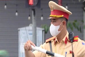 [Video] Phân luồng giao thông chương trình nghệ thuật chào mừng Đại hội Đảng XIV