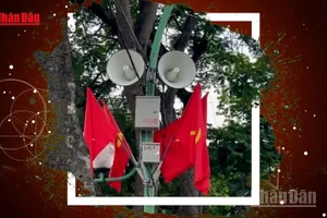 Thành phố Hà Nội đã triển khai lắp đặt hơn 600 loa truyền thanh dọc các tuyến phố trung tâm để phục vụ người dân theo dõi sự kiện A80.