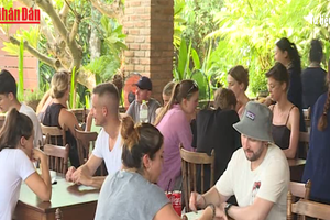 [Video] TP Hồ Chí Minh kích hoạt ứng phó khẩn cho du khách tại Trung Đông