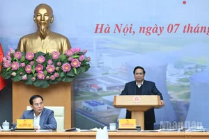 Thủ tướng Phạm Minh Chính phát biểu chỉ đạo tại phiên họp.