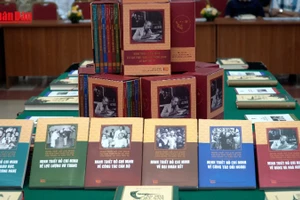 [Video] Ra mắt 12 tác phẩm mới của GS, TS Đinh Xuân Dũng và cộng sự