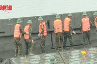 [Video] Phú Thọ triển khai cầu phao tạm thời qua sông Lô