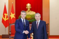 Tổng Bí thư Tô Lâm tiếp Bộ trưởng Chiến tranh Hoa Kỳ Pete Hegseth. (Ảnh: TTXVN)