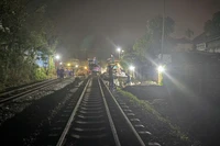 Ngành đường sắt nhanh chóng huy động lực lượng khắc phục sự cố.
