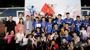 Đội Trung tâm thương mại Hà Nội giành chức vô địch.