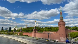Khuôn viên Điện Kremlin tại thủ đô Moskva. (Ảnh: XUÂN HƯNG)