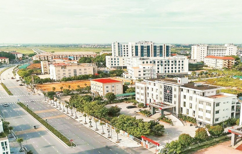 Hạ tầng giao thông được đầu tư xây dựng đồng bộ tại thị trấn Thường Tín, huyện Thường Tín. (Ảnh ĐỖ MINH)