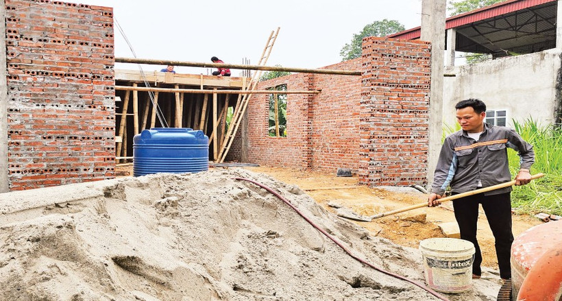 Nhận được khoản hỗ trợ, anh Phạm Văn Thế ở làng Ngọc Mùn, xã Cao Ngọc, huyện Ngọc Lặc đã xây dựng được ngôi nhà kiên cố, tạo nơi ở ổn định cho các thành viên trong gia đình.