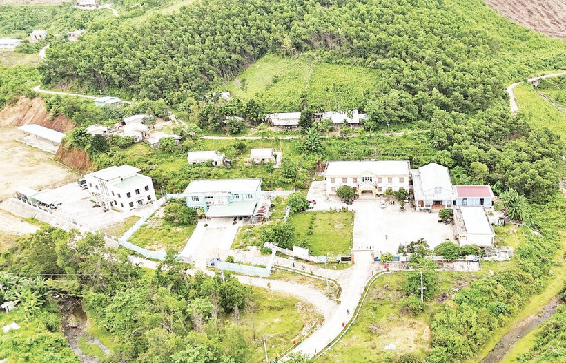 Trung tâm hành chính xã miền núi cao Trà Đốc, thành phố Đà Nẵng nhìn từ trên cao.