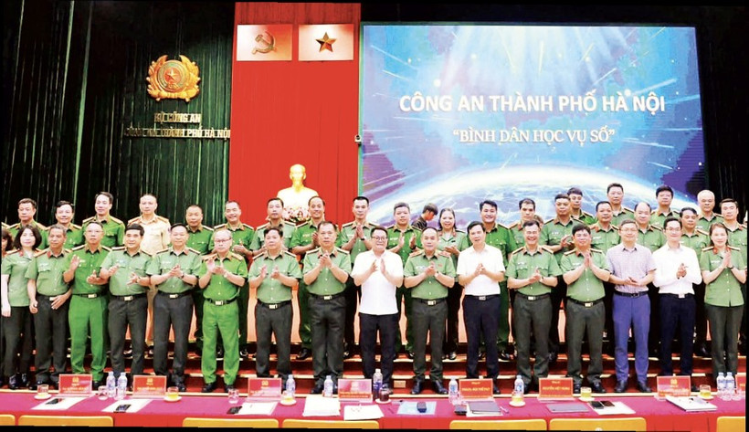 Công an thành phố Hà Nội tổ chức Lễ phát động phong trào “Bình dân học vụ số”.