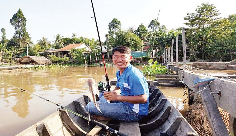 Niềm vui khi câu dính cá.