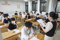 Thí sinh trong buổi làm thủ tục dự thi Kỳ thi tốt nghiệp THPT năm 2025. (Ảnh: ĐẠI THẮNG)