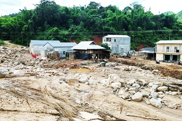 Nhiều tuyến đường tỉnh, đường xã ở Sơn La đã bị mưa lũ phá hỏng hoàn toàn.
