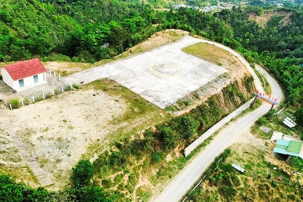 Bãi đáp trực thăng ở xã Phước Thành nhìn từ trên cao.