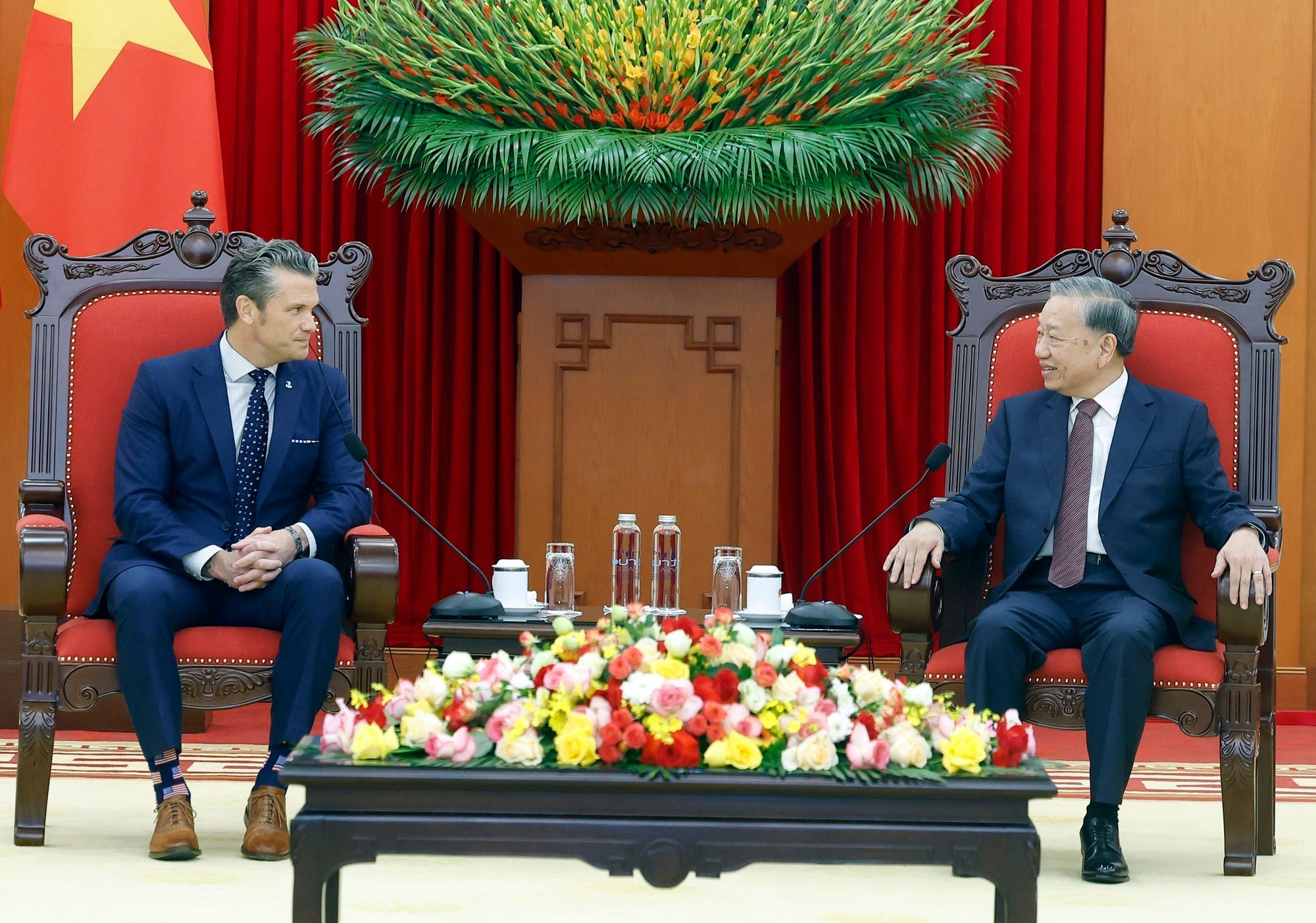 vna-potal-tong-bi-thu-to-lam-tiep-bo-truong-chien-tranh-hoa-ky-pete-hegseth-8381903.jpg