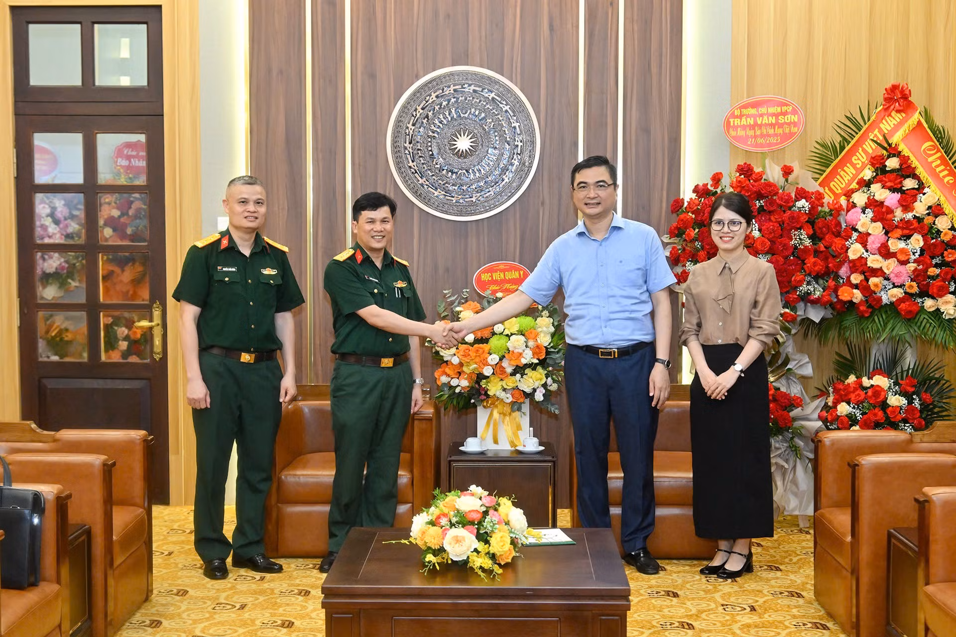 hoc-vien-quan-y.jpg