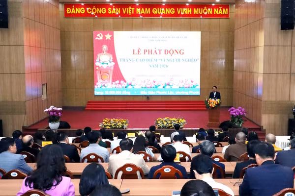 Quang cảnh Lễ phát động Tháng cao điểm “Vì người nghèo” năm 2026 tại Lâm Đồng. (Ảnh: H.P)