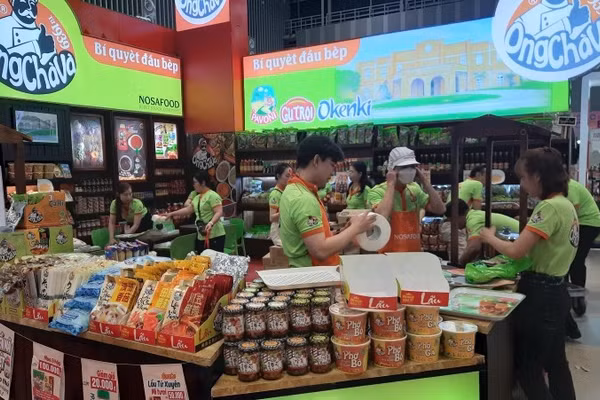 Doanh nghiệp Thành phố Hồ Chí Minh giới thiệu sản phẩm tại hội chợ lương thực, thực phẩm Thành phố Hồ Chí Minh (Ảnh: CTV)