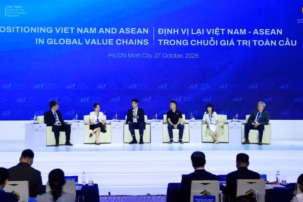 Các chuyên gia, doanh nghiệp thảo luận tại sự kiện. (Ảnh: HÙNG-TRIỀU)