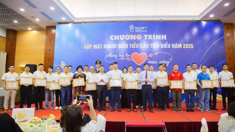 Tôn vinh những người hiến tiểu cầu tiêu biểu.