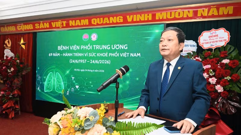 Tiến sĩ, bác sĩ cao cấp, Thầy thuốc ưu tú Đinh Văn Lượng, Giám đốc Bệnh viện Phổi Trung ương đã bày tỏ niềm tự hào khi bệnh viện đã làm chủ hàng loạt kỹ thuật đỉnh cao.