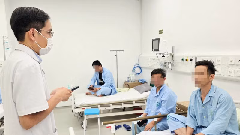 Các bệnh nhân khỏe mạnh xuất viện.